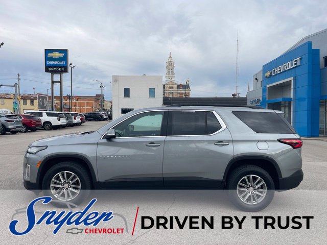 Used 2023 Chevrolet Traverse LT FWD image 1