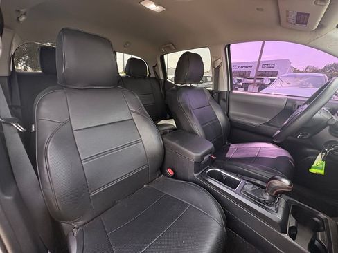 Used 2020 Toyota Tacoma SR w/ SR Convenience Package RWD image 30