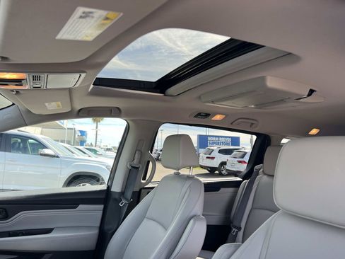 Certified 2019 Honda Odyssey Touring image 21