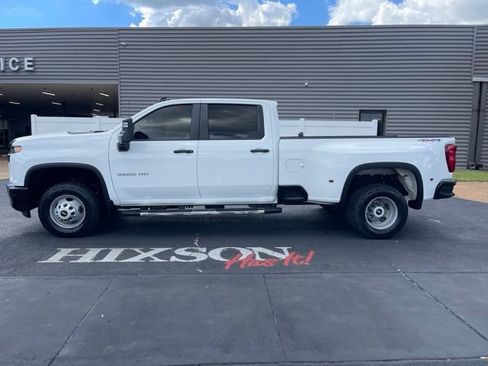 Used 2020 Chevrolet Silverado 3500 W/T w/ WT Convenience Package AWD/4WD image 2