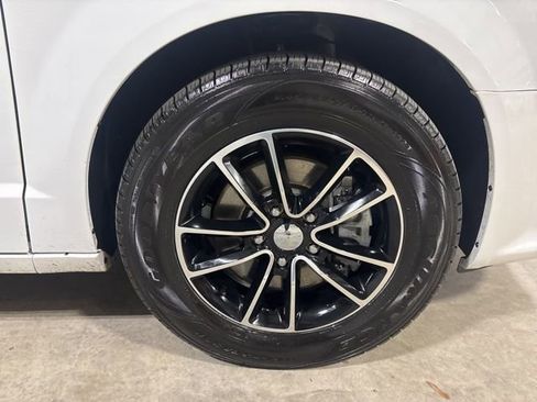 Used 2017 Dodge Grand Caravan GT image 23