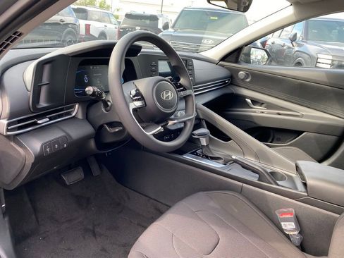 New 2026 Hyundai Elantra SE FWD image 9