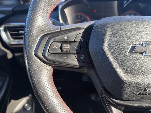 Used 2023 Chevrolet TrailBlazer RS w/ Sun and Liftgate Package image 30