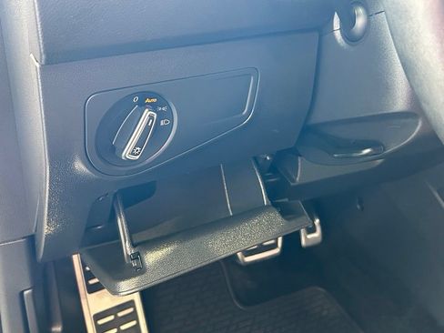Used 2023 Volkswagen Tiguan SE R-Line AWD/4WD image 21