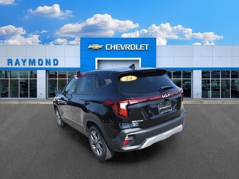 Used 2024 Kia Seltos LX AWD/4WD image 5