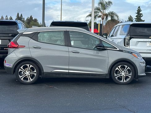 Used 2019 Chevrolet Bolt Premier w/ Infotainment Package image 4