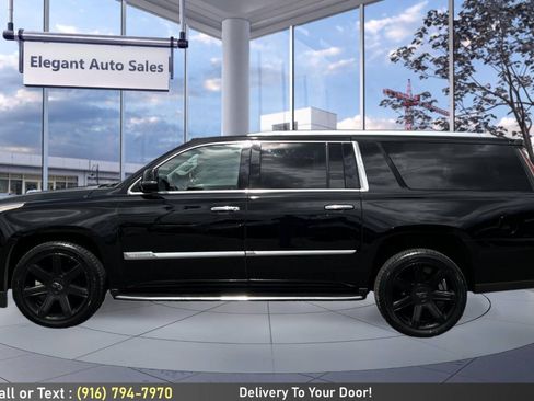 Used 2020 Cadillac Escalade ESV Premium Luxury AWD/4WD image 8