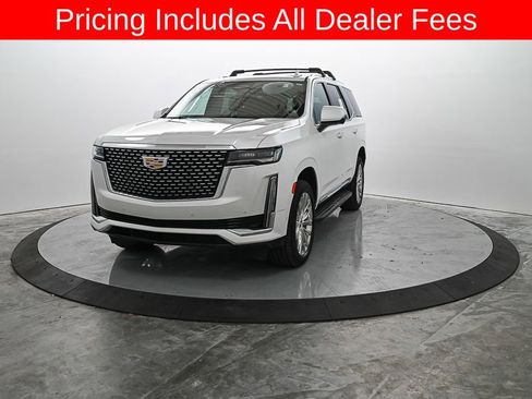 Used 2023 Cadillac Escalade Premium Luxury AWD/4WD image 2