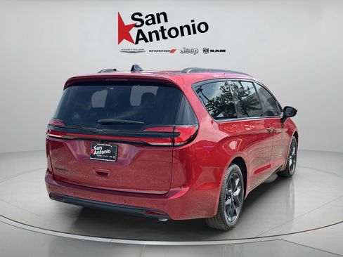 New 2026 Chrysler Pacifica Select w/ S Appearance Package FWD image 22