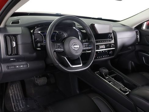 Used 2023 Nissan Pathfinder SL w/ Black Appearance Package AWD/4WD image 28