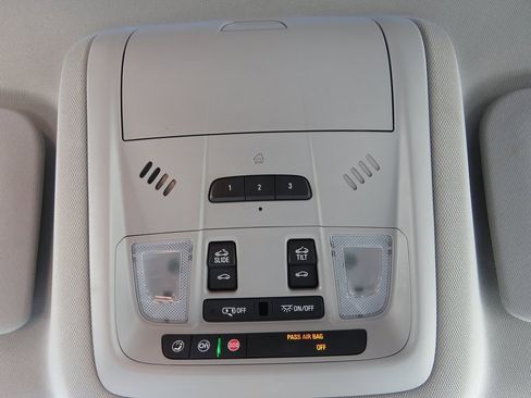 Used 2019 GMC Acadia SLE image 29