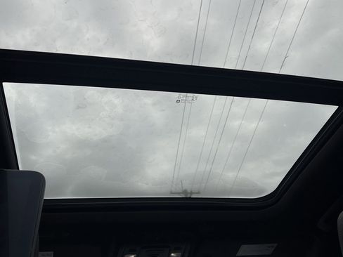 Used 2021 GMC Yukon XL Denali w/ Denali Premium Package image 13