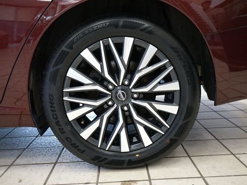 Used 2024 Nissan Altima 2.5 SV FWD image 51