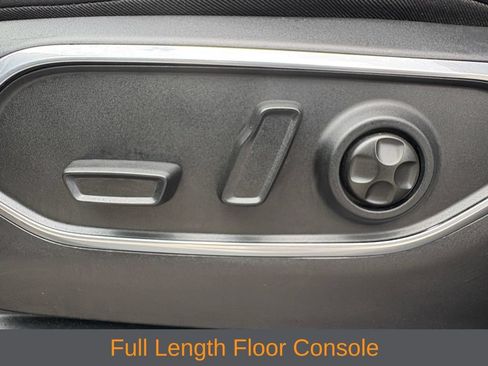 Certified 2024 Jeep Wagoneer L Series III w/ Flexible Seating Group AWD/4WD image 12