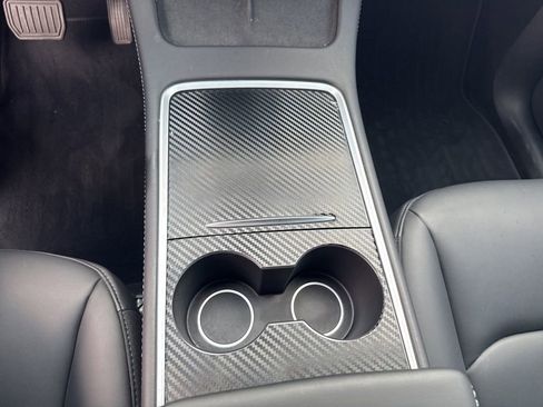 Used 2025 Tesla Model Y Long Range image 11