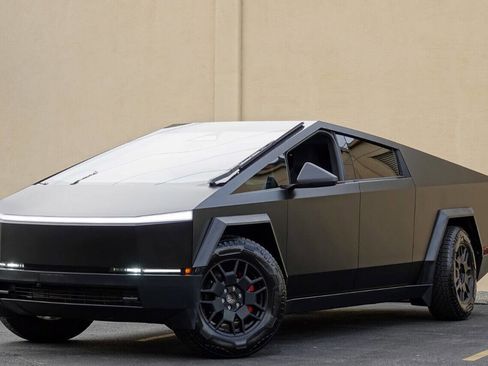 Used 2024 Tesla Cybertruck AWD Crew Cab image 1