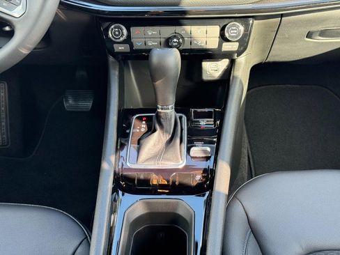 New 2026 Jeep Compass Latitude image 9