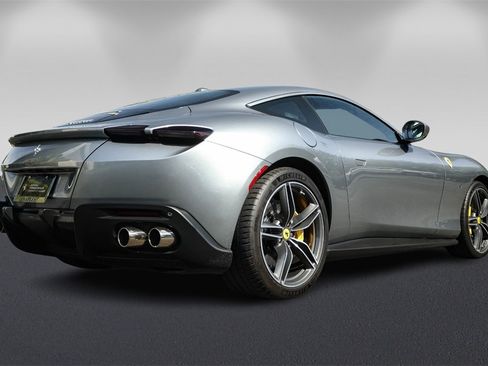 Certified 2021 Ferrari Roma image 3