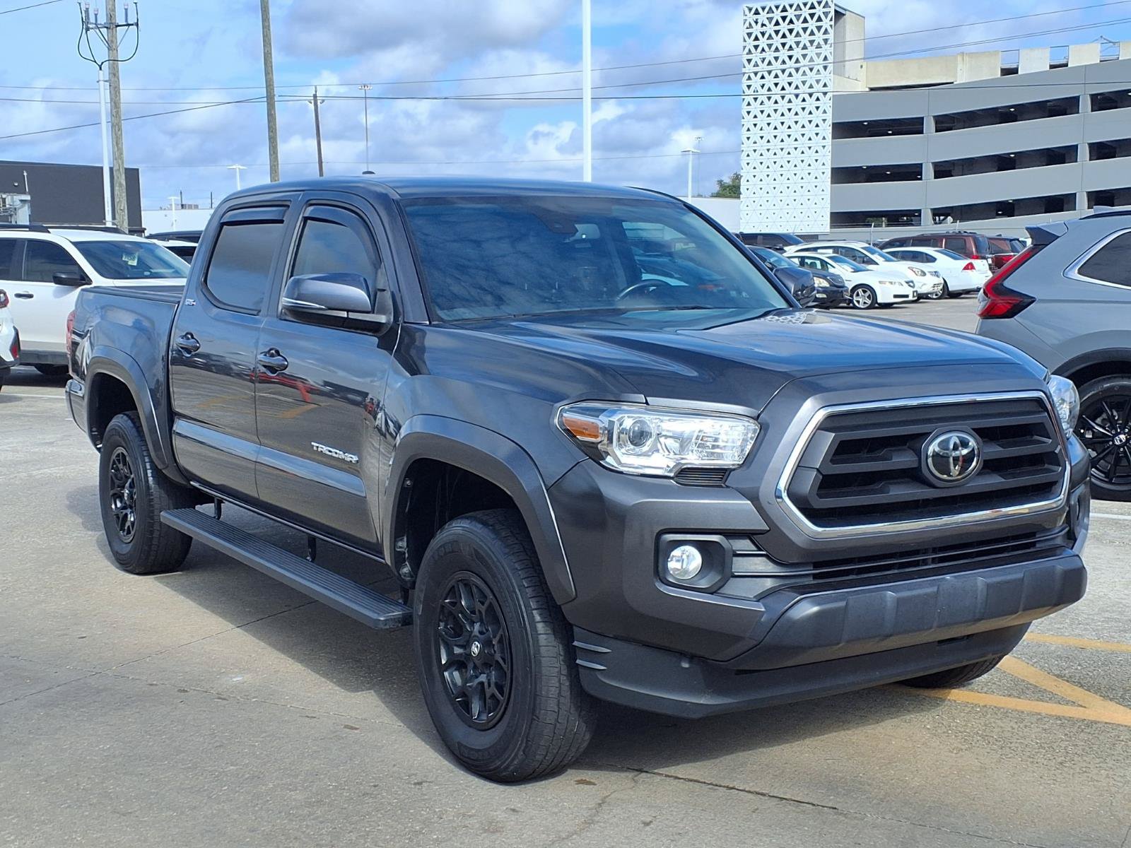 Used 2022 Toyota Tacoma SR5 w/ Technology Package RWD image 2