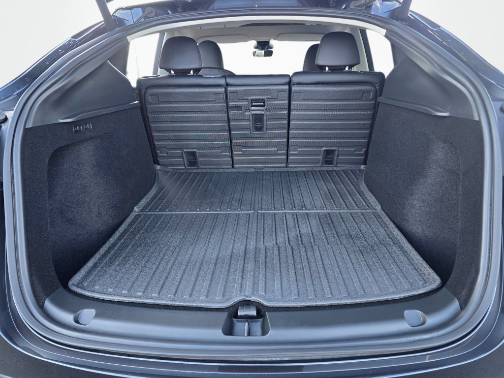 Used 2025 Tesla Model Y Long Range RWD image 12