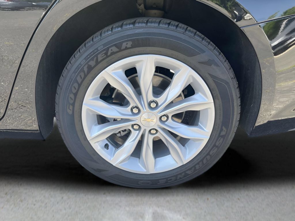 Used 2025 Chevrolet Malibu LT FWD image 7