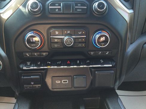 Used 2021 Chevrolet Silverado 2500 High Country w/ Z71 Off-Road Package AWD/4WD image 19