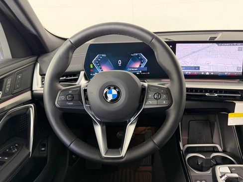 Used 2026 BMW X2 xDrive28i w/ Technology Package AWD/4WD image 11