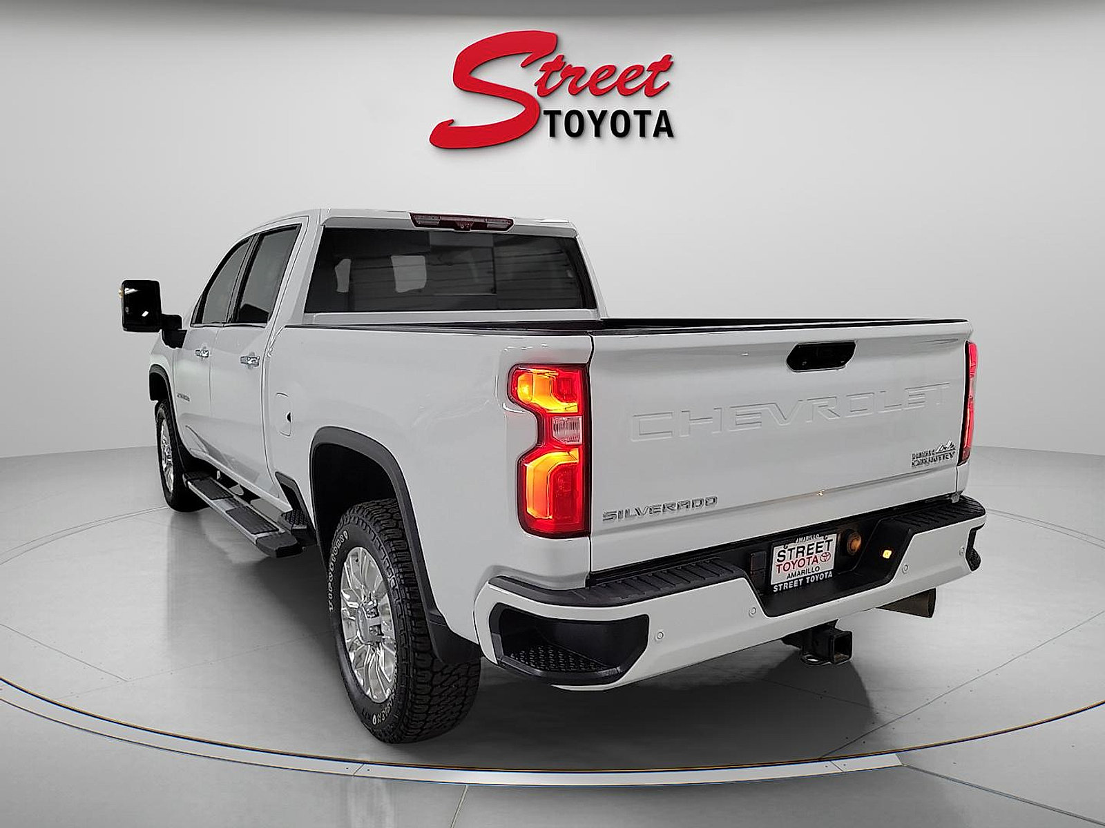 Used 2020 Chevrolet Silverado 2500 High Country AWD/4WD image 2