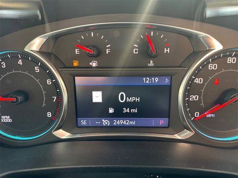 Used 2022 Chevrolet Traverse LT w/ LT Premium Package image 24