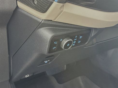 Used 2023 Ford Bronco Wildtrak image 7