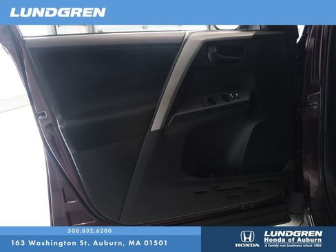 Used 2016 Toyota RAV4 LE AWD/4WD image 9