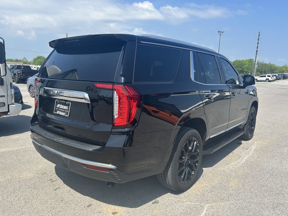 Used 2022 GMC Yukon SLT w/ SLT Luxury Package RWD image 5