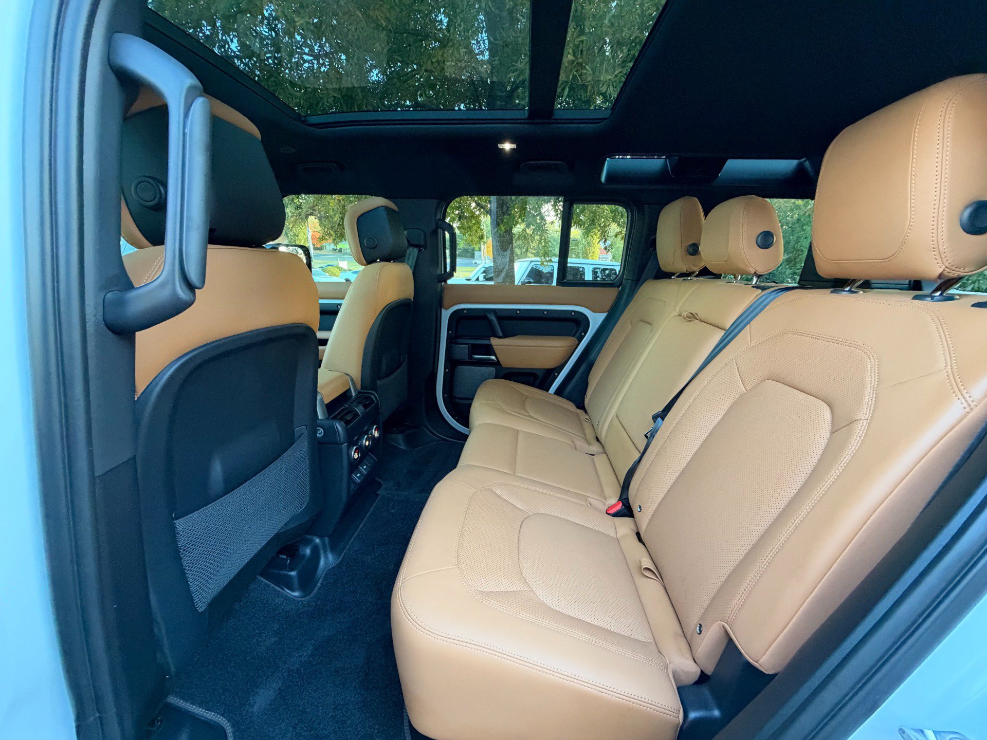 Used 2023 Land Rover Defender 110 AWD/4WD image 19