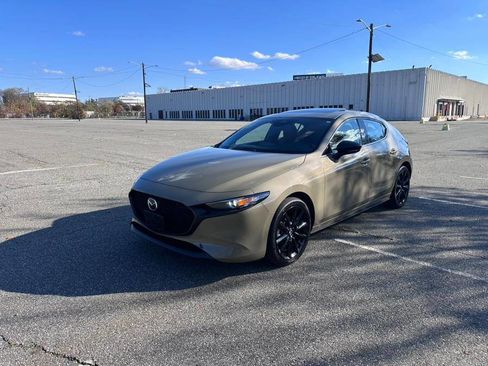 Used 2024 MAZDA MAZDA3 s image 3