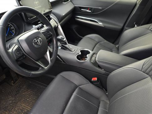 Used 2021 Toyota Venza image 7