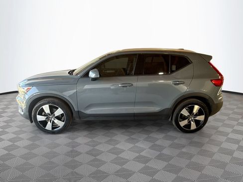 Used 2021 Volvo XC40 T5 Momentum w/ Protection Package Premier AWD/4WD image 9
