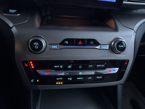 Certified 2023 Ford Explorer XLT w/ Equipment Group 202A image 33