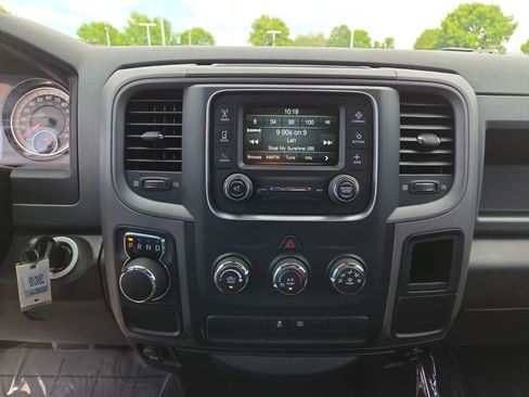 Used 2018 RAM 1500 Express RWD image 24