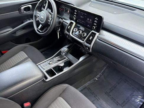 Used 2021 Kia Sorento LX AWD/4WD image 18