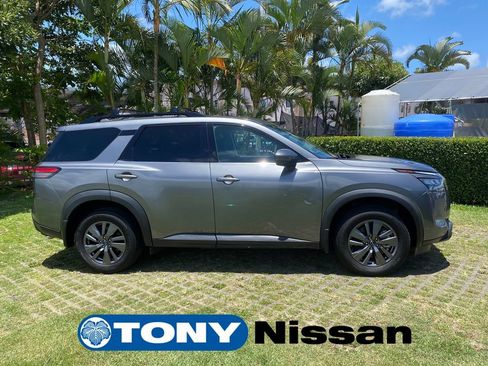 Used 2024 Nissan Pathfinder SV FWD image 18