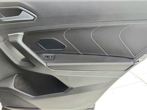 Used 2023 Volkswagen Tiguan SE R-Line image 27