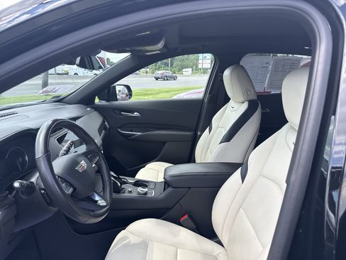 Used 2023 Cadillac XT4 Sport image 11
