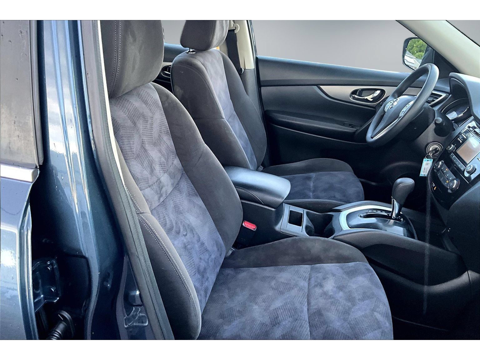 Used 2015 Nissan Rogue S AWD/4WD image 29