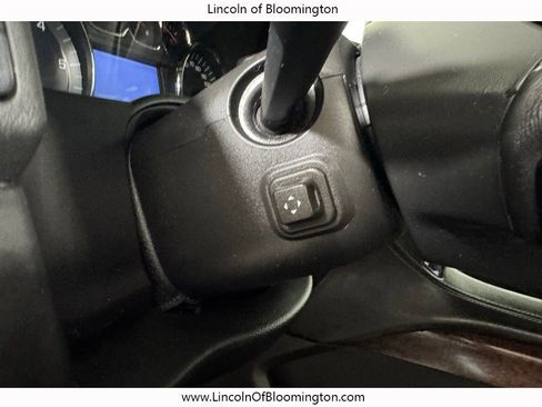 Used 2018 GMC Yukon SLT AWD/4WD image 42