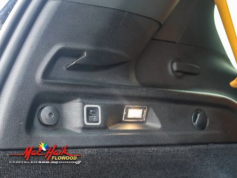 Used 2021 Jeep Grand Cherokee L Summit image 9