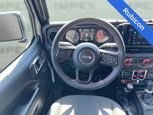 Used 2024 Jeep Gladiator Rubicon w/ Technology Group AWD/4WD image 23