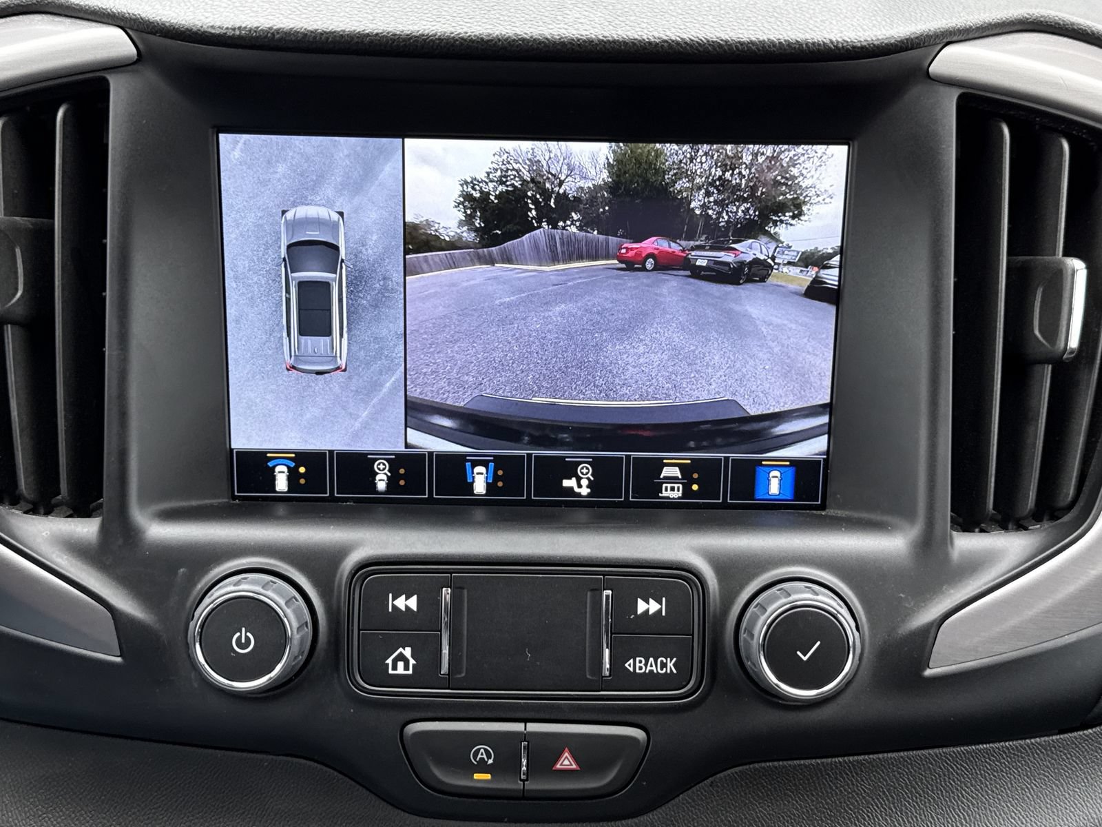 Used 2024 GMC Terrain AT4 w/ Infotainment Package II AWD/4WD image 27
