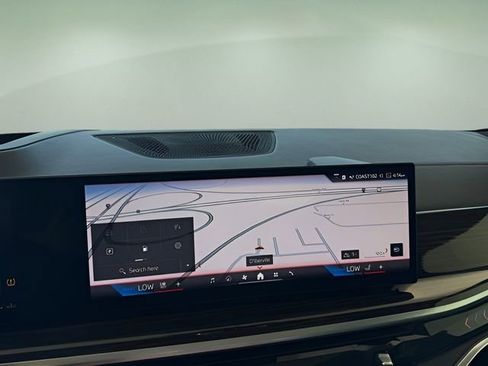 Used 2024 BMW X5 sDrive40i w/ Premium Package image 39