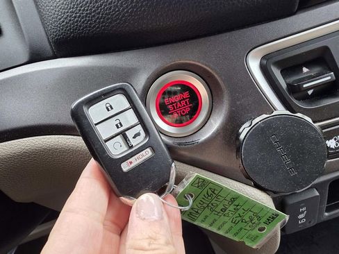 Used 2017 Honda Pilot EX-L image 18