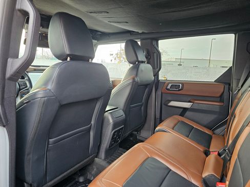 Used 2023 Ford Bronco Outer Banks image 12